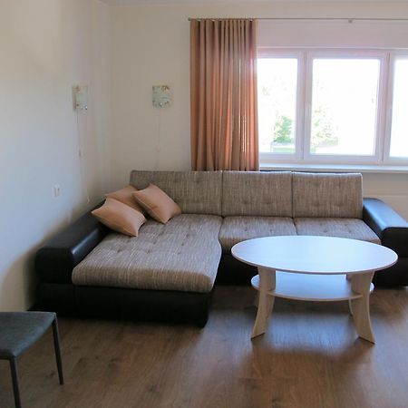 Orissaare Apartment Bagian luar foto