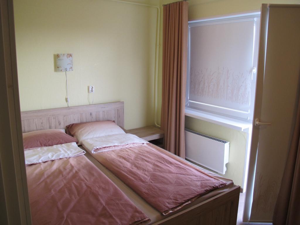 Orissaare Apartment Bagian luar foto