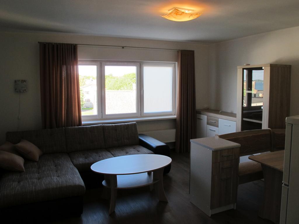 Orissaare Apartment Bagian luar foto